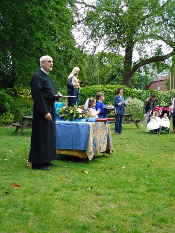 may procession 11 059